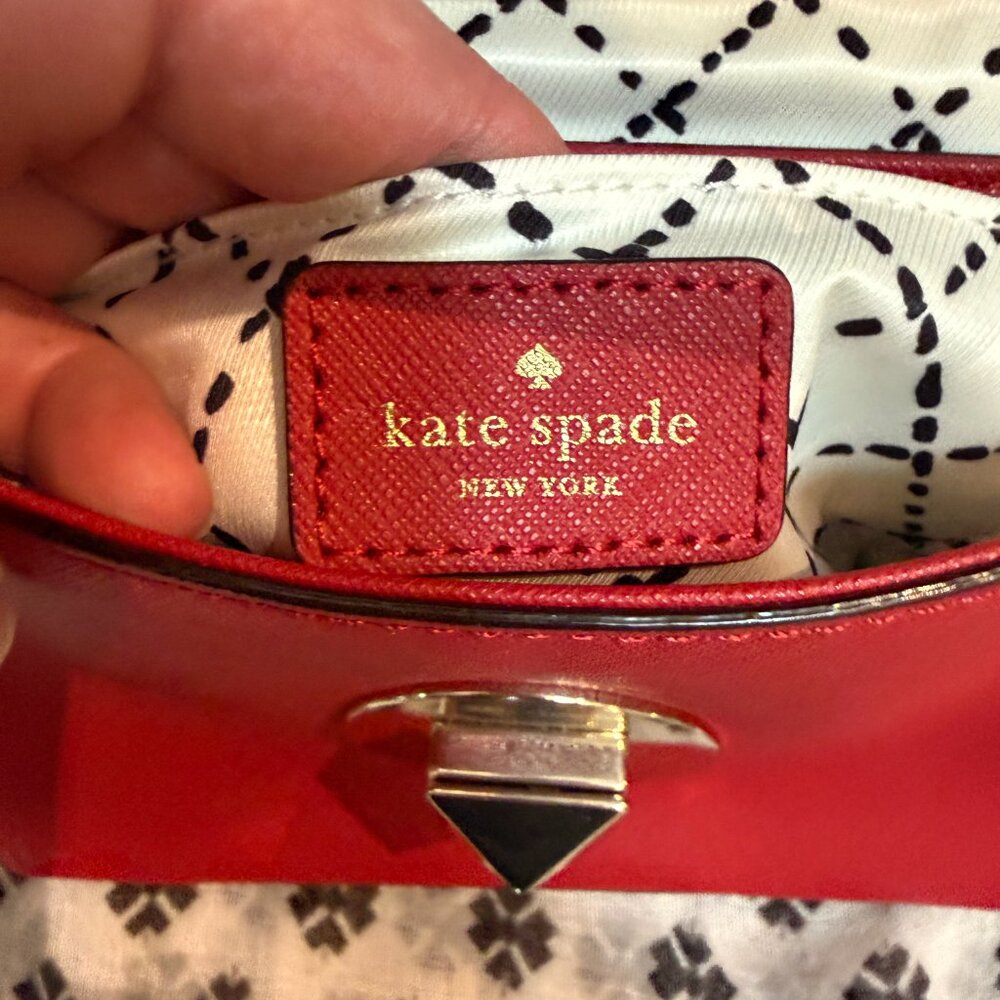 Kate Spade Red Saffiano Leather Crossbody Bag with Gold Turnlock EUC - Picture 10 of 15